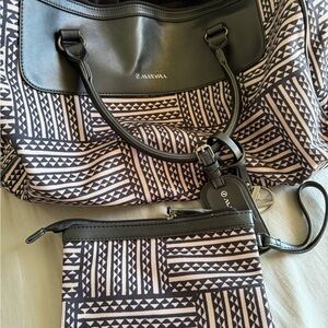 Manaola Duffle bag with matching pouch.